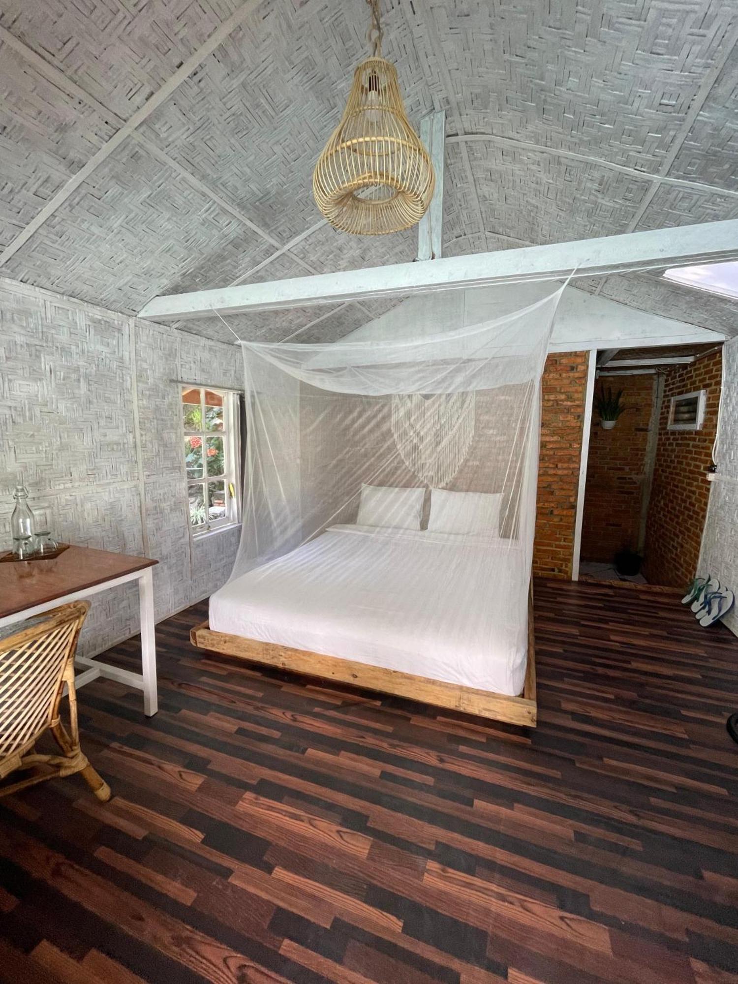 Hub Tata Guesthouse Tuk Tuk Extérieur photo